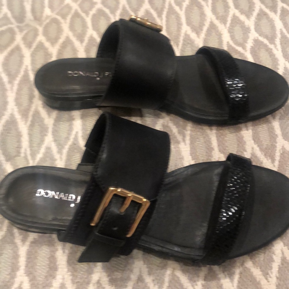 Donald j Pliner Black leather slides. 6M